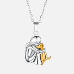 Olivia™ | Collar con colgante en forma de perro