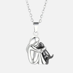 Olivia™ | Collar con colgante en forma de perro